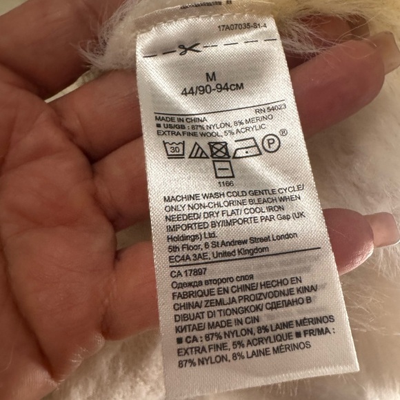 Banana Republic Womens Medium Cream Cardigan Fur Long Classic Minimalist. - Picture 16 of 16